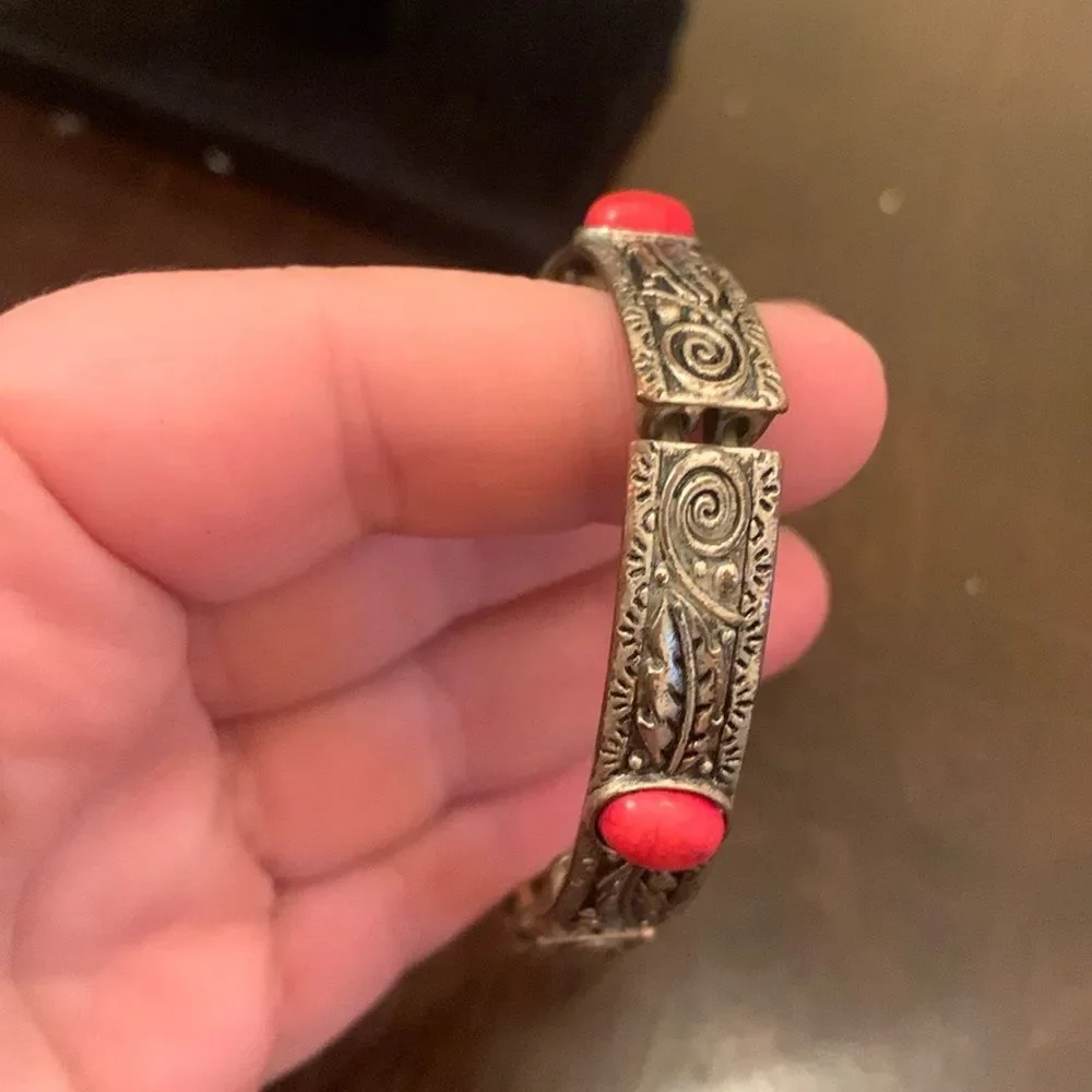 Vintage carved Bracelet with red stones